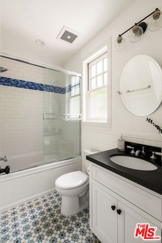 11610 Chiquita Street, Studio City, CA 91604