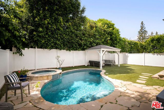 11610 Chiquita Street, Studio City, CA 91604
