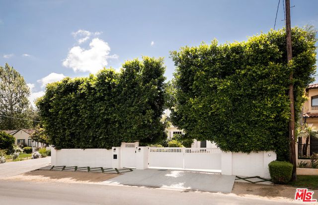 11610 Chiquita Street, Studio City, CA 91604