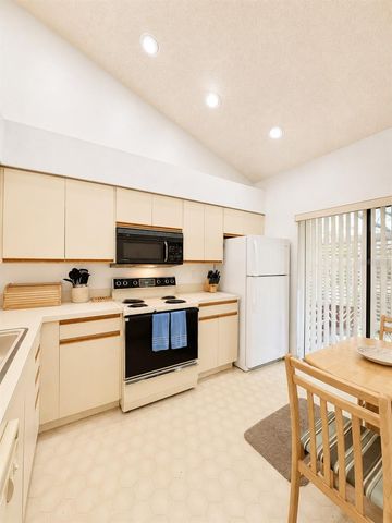 4529 MORNINGSIDE 8, Sarasota, FL 34235