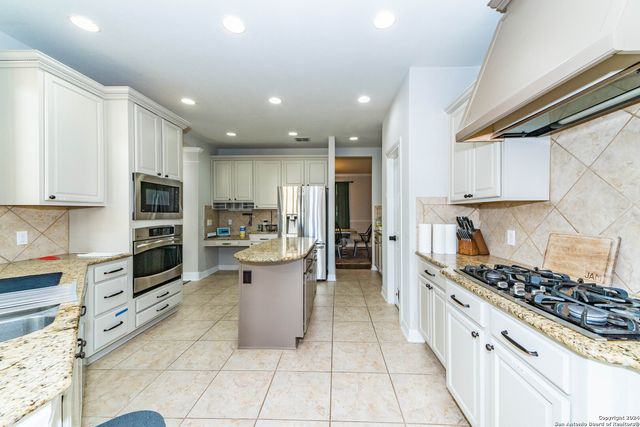 15814 SEEKERS ST, San Antonio, TX 78255