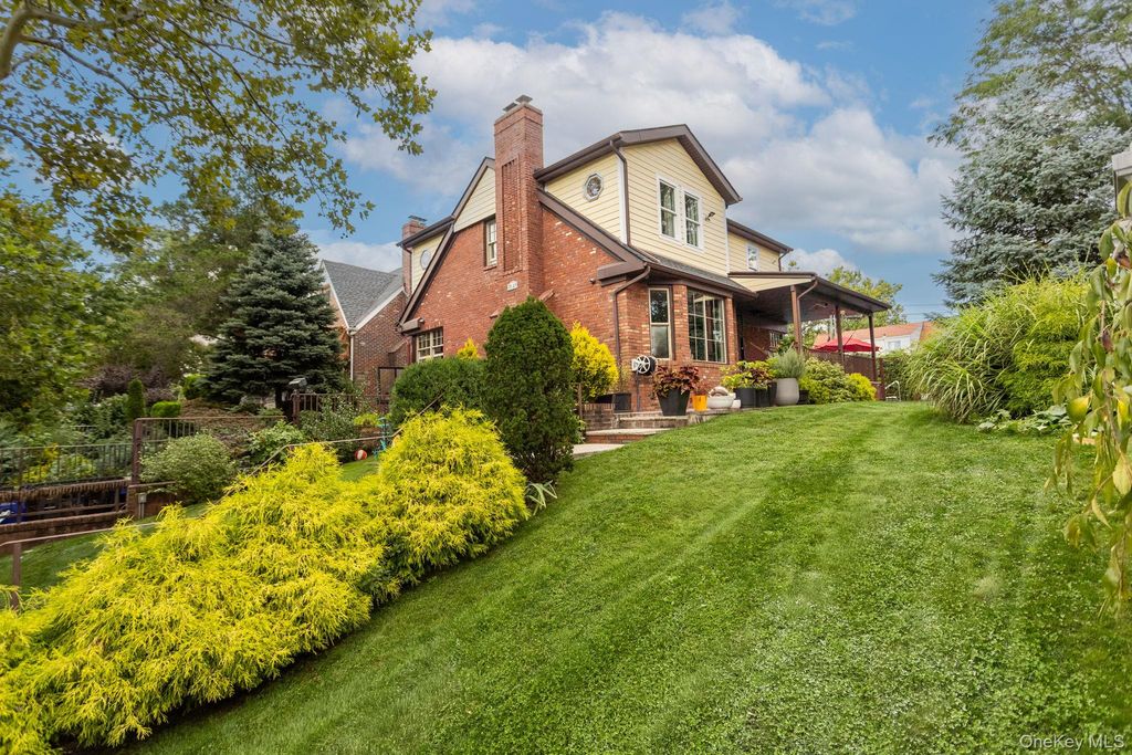 85-27 Bell Boulevard, Hollis Hills, NY 11427 — photo 2