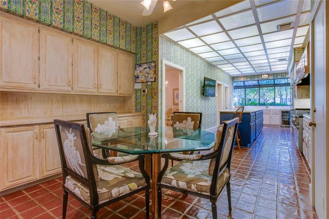 6620 Clubhouse Circle, Dallas, TX 75240
