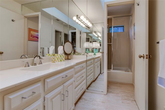 6620 Clubhouse Circle, Dallas, TX 75240