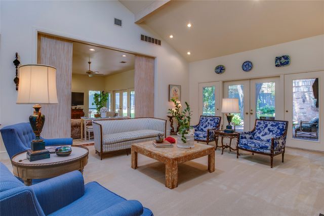 6620 Clubhouse Circle, Dallas, TX 75240