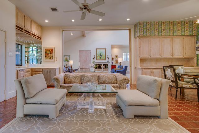 6620 Clubhouse Circle, Dallas, TX 75240