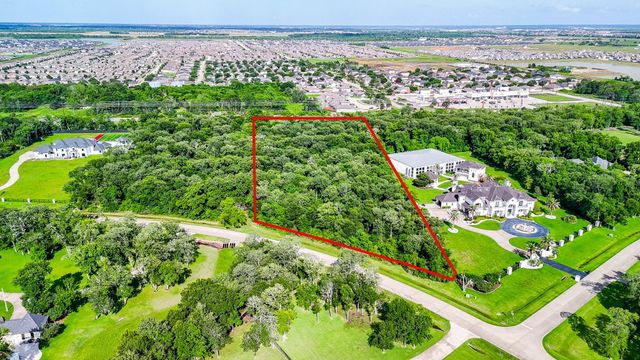 8331 Thompson Lake Drive, Missouri City, TX 77459