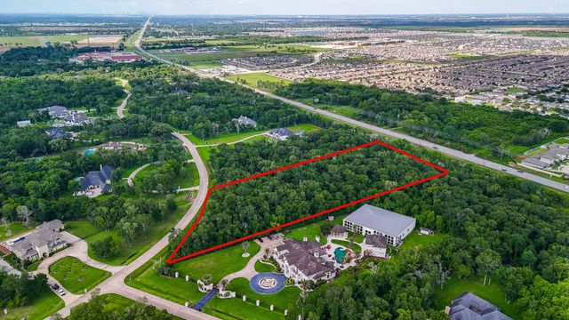 8331 Thompson Lake Drive, Missouri City, TX 77459