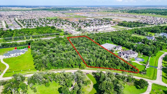 8331 Thompson Lake Drive, Missouri City, TX 77459