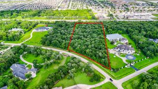 8331 Thompson Lake Drive, Missouri City, TX 77459