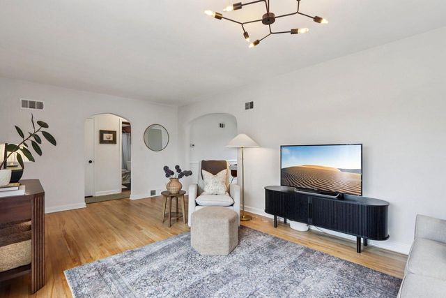 3042 N 88th STREET, Milwaukee, WI 53222