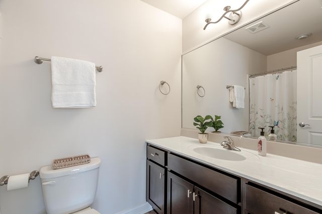 612 Village Point, Chesterton, IN 46304