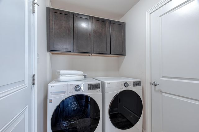 612 Village Point, Chesterton, IN 46304