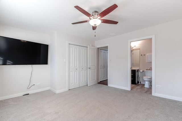 612 Village Point, Chesterton, IN 46304