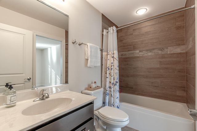 612 Village Point, Chesterton, IN 46304