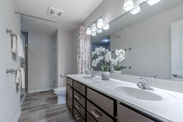 612 Village Point, Chesterton, IN 46304