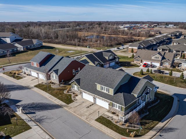 612 Village Point, Chesterton, IN 46304