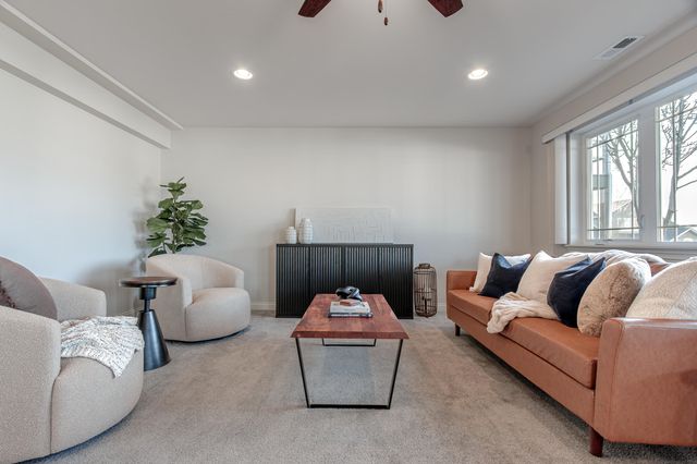 612 Village Point, Chesterton, IN 46304