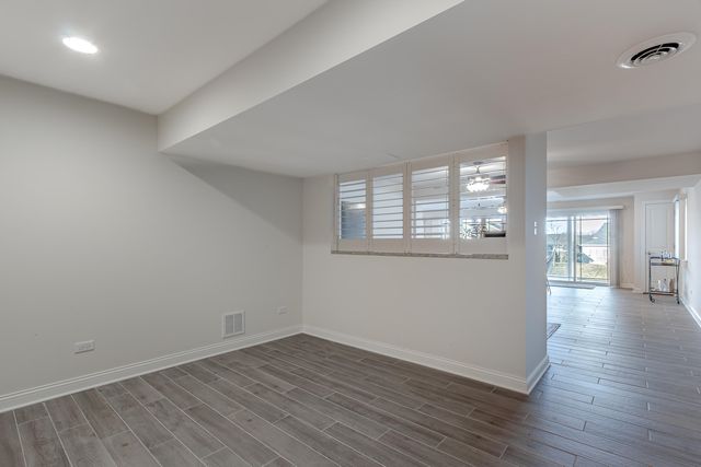 612 Village Point, Chesterton, IN 46304