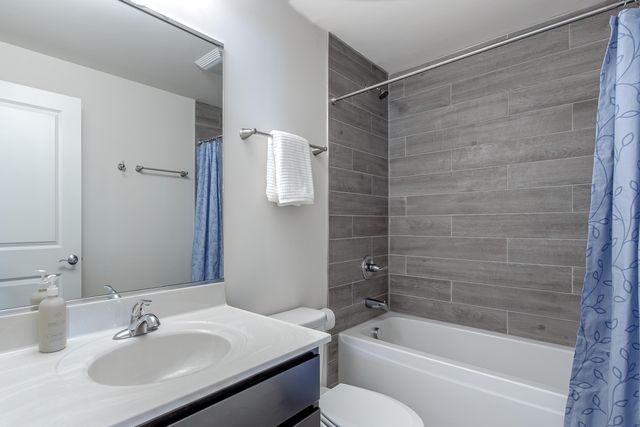 612 Village Point, Chesterton, IN 46304