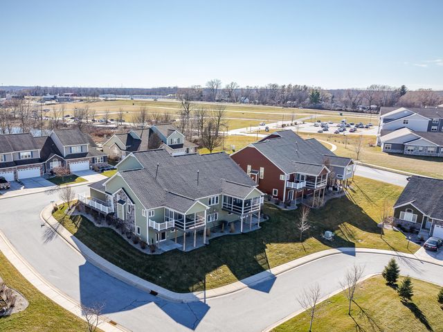 612 Village Point, Chesterton, IN 46304