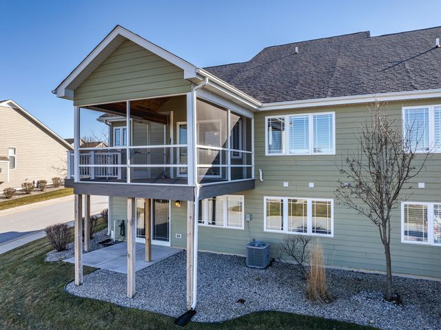 612 Village Point, Chesterton, IN 46304