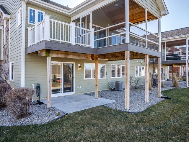 612 Village Point, Chesterton, IN 46304