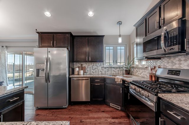 612 Village Point, Chesterton, IN 46304