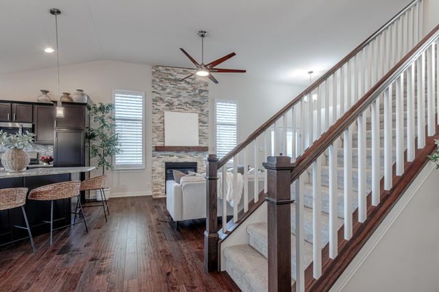 612 Village Point, Chesterton, IN 46304