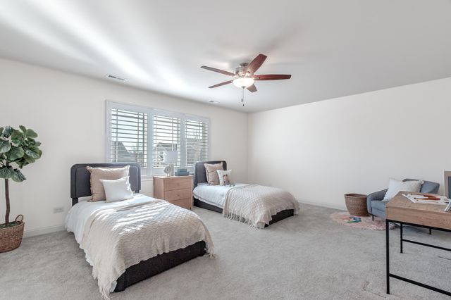 612 Village Point, Chesterton, IN 46304