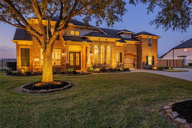 3855 Summer Manor Drive, League City, TX 77573