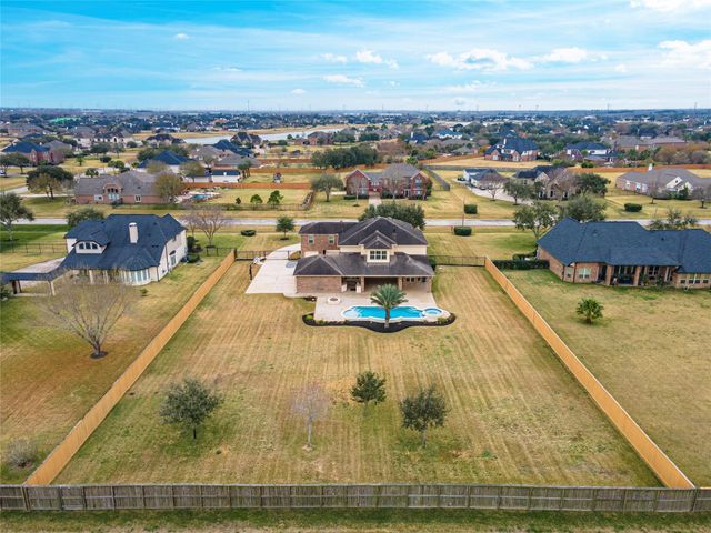3855 Summer Manor Drive, League City, TX 77573