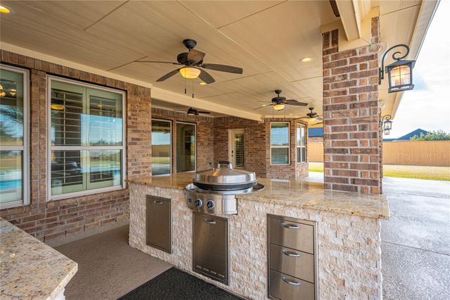 3855 Summer Manor Drive, League City, TX 77573