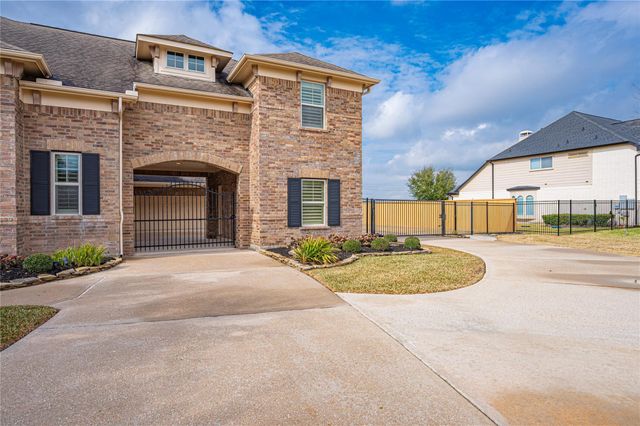 3855 Summer Manor Drive, League City, TX 77573
