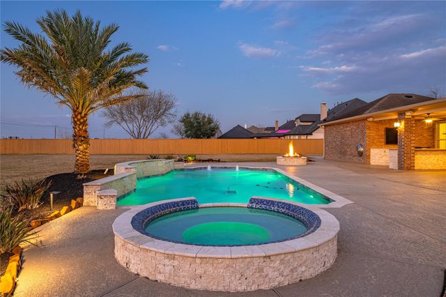 3855 Summer Manor Drive, League City, TX 77573