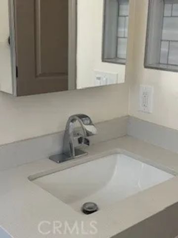 152 N Mariposa, Los Angeles, CA 90004