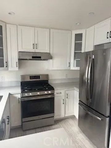 152 N Mariposa, Los Angeles, CA 90004