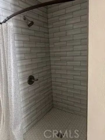 152 N Mariposa, Los Angeles, CA 90004