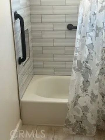 152 N Mariposa, Los Angeles, CA 90004