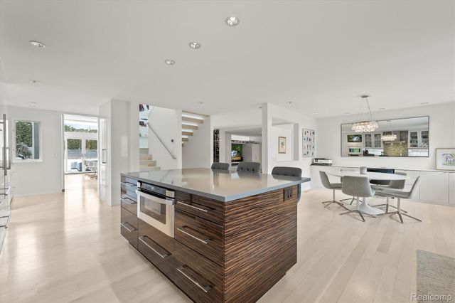 660 Dewey Street, Birmingham, MI 48009