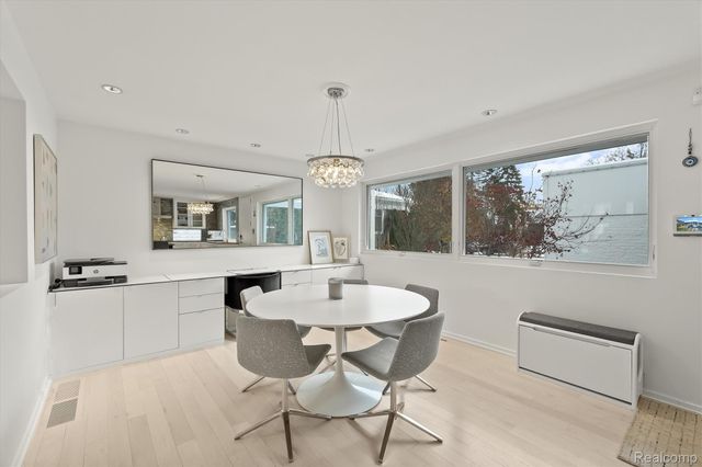 660 Dewey Street, Birmingham, MI 48009