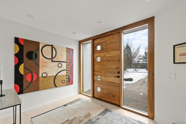 660 Dewey Street, Birmingham, MI 48009