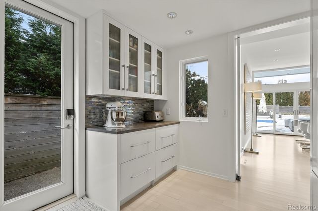 660 Dewey Street, Birmingham, MI 48009