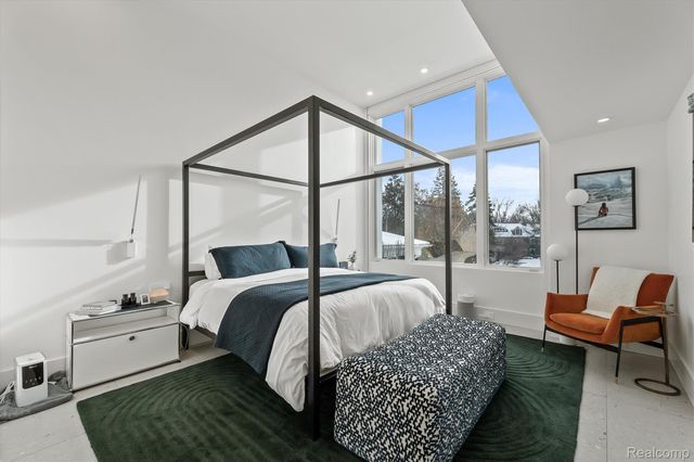 660 Dewey Street, Birmingham, MI 48009