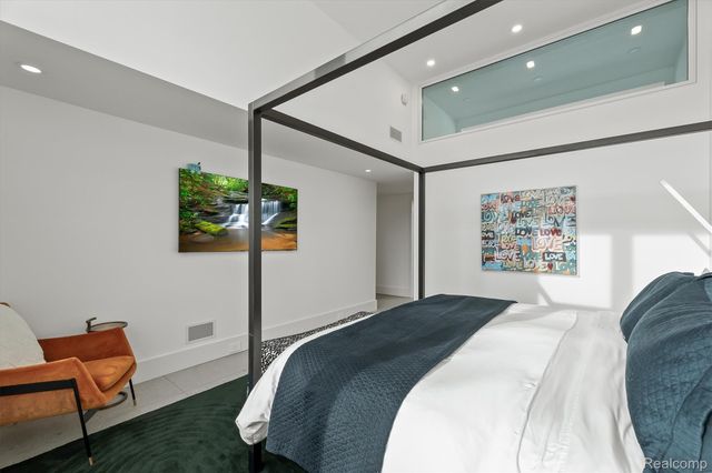 660 Dewey Street, Birmingham, MI 48009