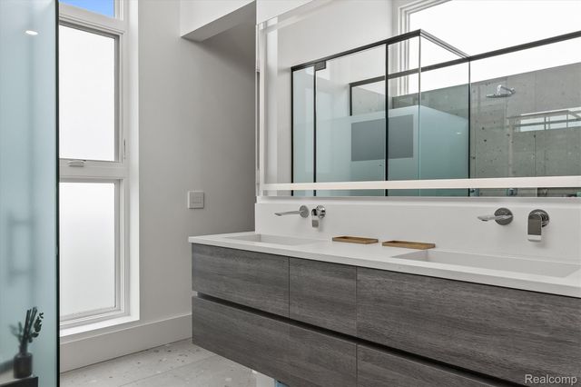 660 Dewey Street, Birmingham, MI 48009