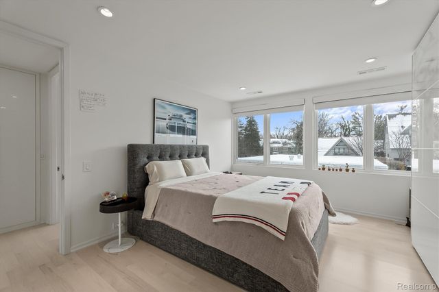 660 Dewey Street, Birmingham, MI 48009