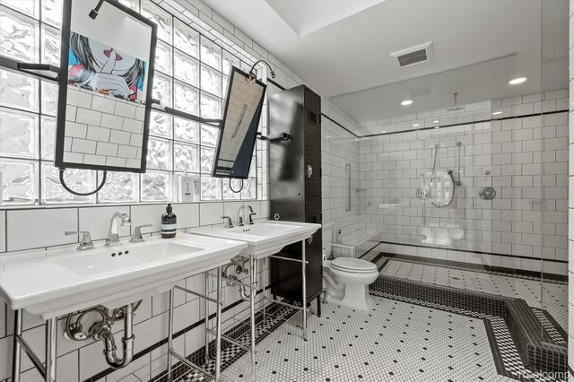 660 Dewey Street, Birmingham, MI 48009