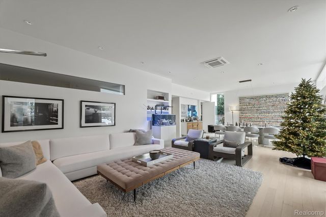 660 Dewey Street, Birmingham, MI 48009