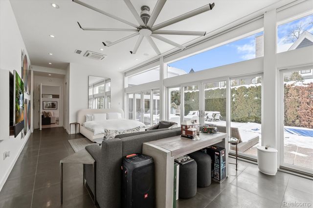 660 Dewey Street, Birmingham, MI 48009